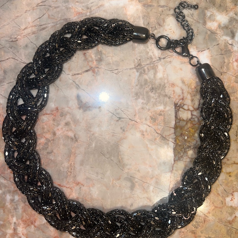 Black shiny necklace